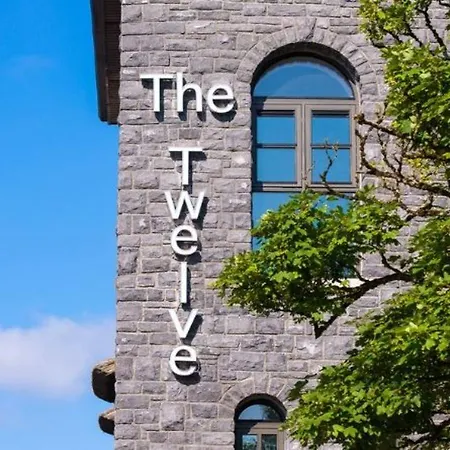 The Twelve 4* Bearna