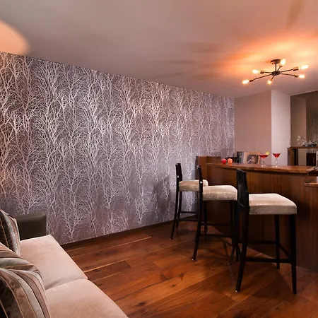 The Twelve Otel Barna (Galway)
