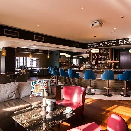 The Twelve 4* Bearna