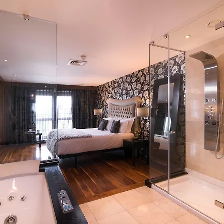 The Twelve Hotel 4*