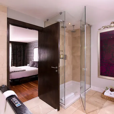The Twelve Hotel 4*