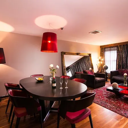 The Twelve Otel Barna (Galway)