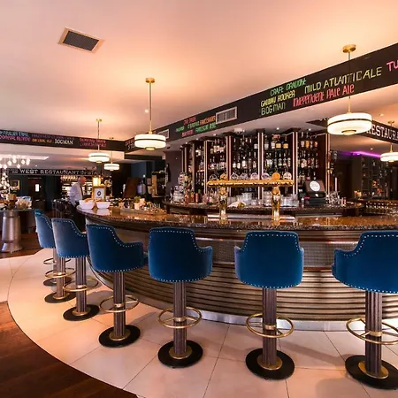The Twelve 4* Bearna