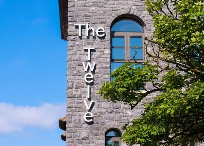 The Twelve 4* בארנה