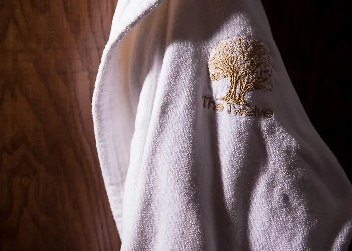 The Twelve מלון בארנה