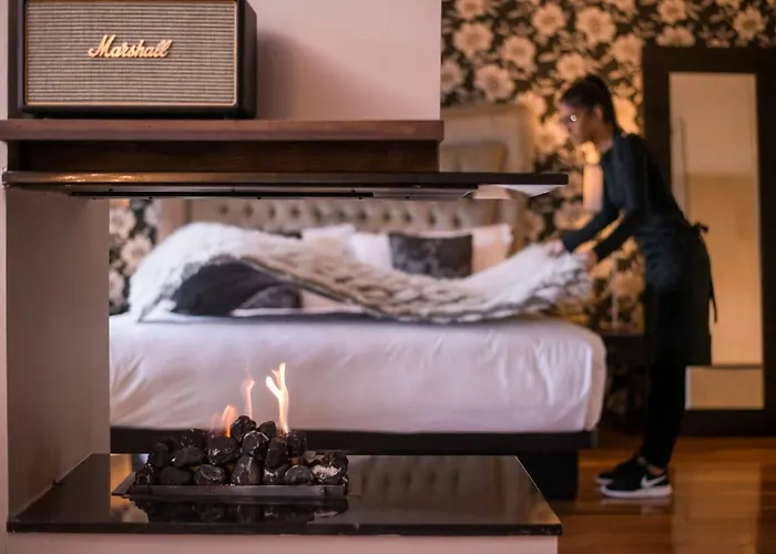 The Twelve 4* בארנה